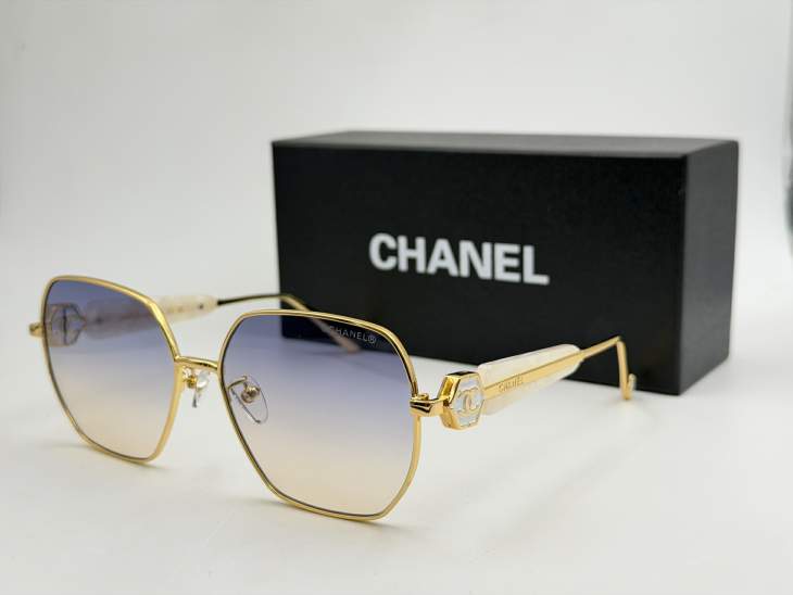 Picture of Chanel Sunglasses _SKUfw80879932fw